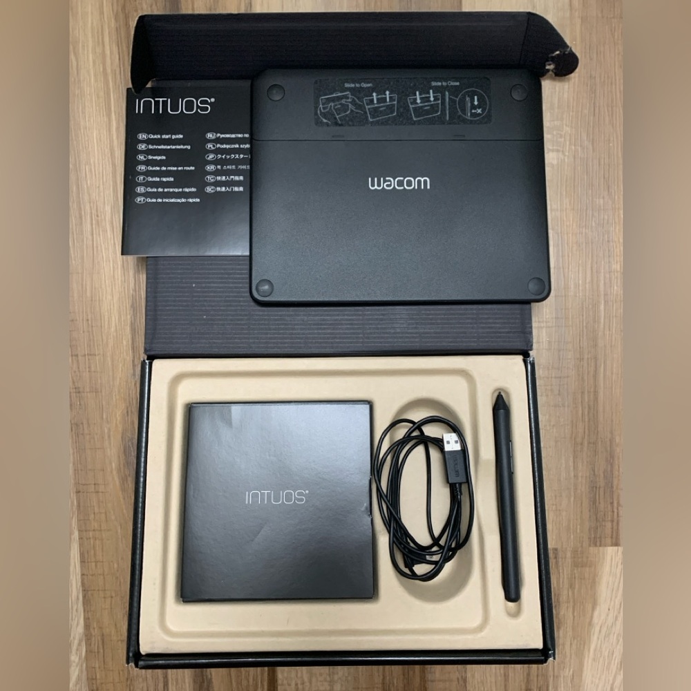 Wacom - Intuos Drawing Tablet for Mac, PC, Chromebook, & Android